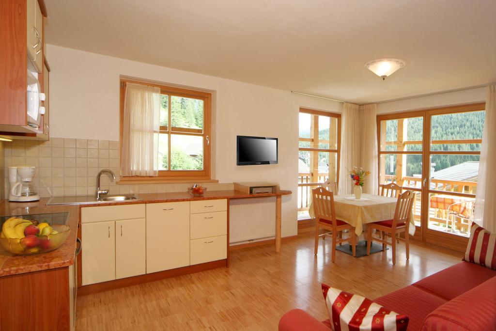 Apartments Serghela San Cassiano  Δωμάτιο φωτογραφία